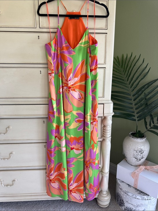 Chetta B Dresses & Skirts - Chetta B Green Floral Slip Dress with Orange, Pink & Purple Blooms